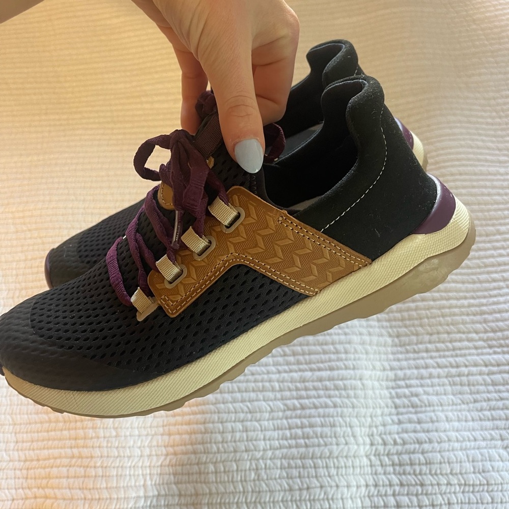OluKai Wailuku Black Sneakers